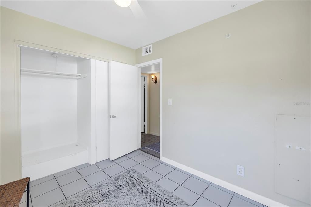 For Sale: $319,000 (2 beds, 1 baths, 870 Square Feet)
