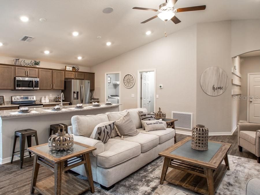 Active With Contract: $378,970 (4 beds, 2 baths, 1715 Square Feet)