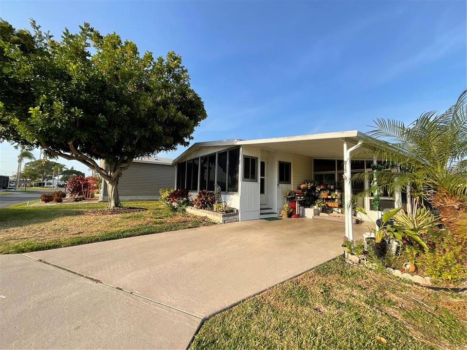 For Sale: $214,900 (2 beds, 2 baths, 1104 Square Feet)