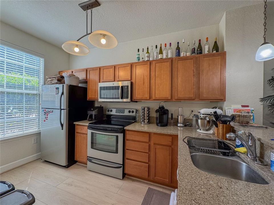 For Sale: $259,900 (2 beds, 2 baths, 1450 Square Feet)