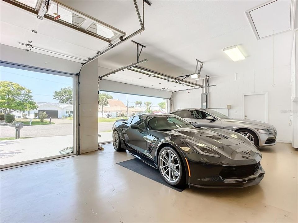 Electric garage screening on both doors.