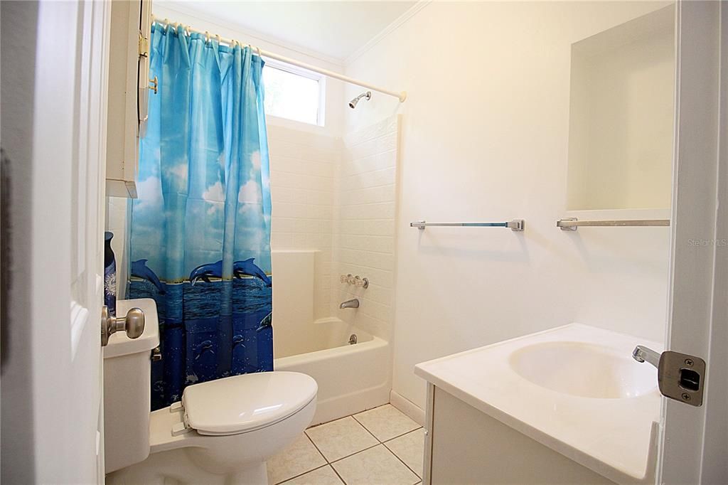 Active With Contract: $180,000 (2 beds, 1 baths, 1118 Square Feet)