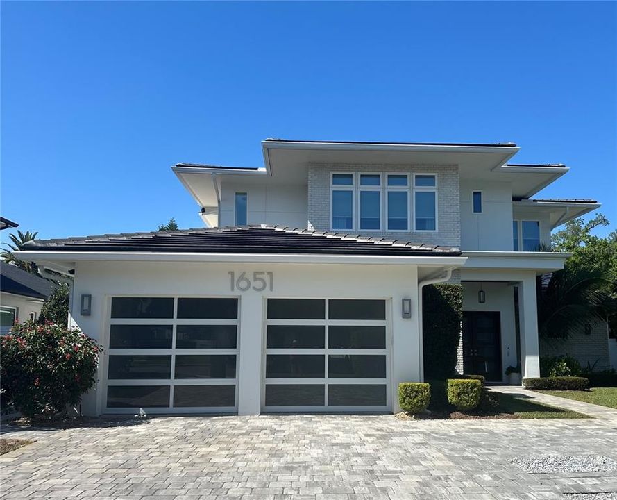 Recently Sold: $2,345,000 (5 beds, 5 baths, 3924 Square Feet)