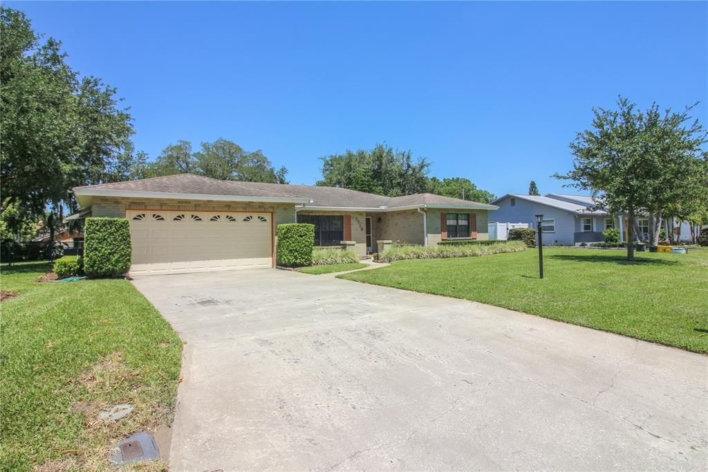 Active With Contract: $2,100 (3 beds, 2 baths, 1692 Square Feet)