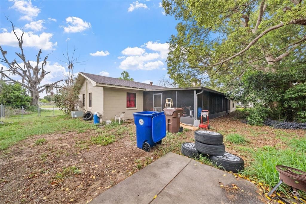 For Sale: $260,000 (4 beds, 2 baths, 1720 Square Feet)