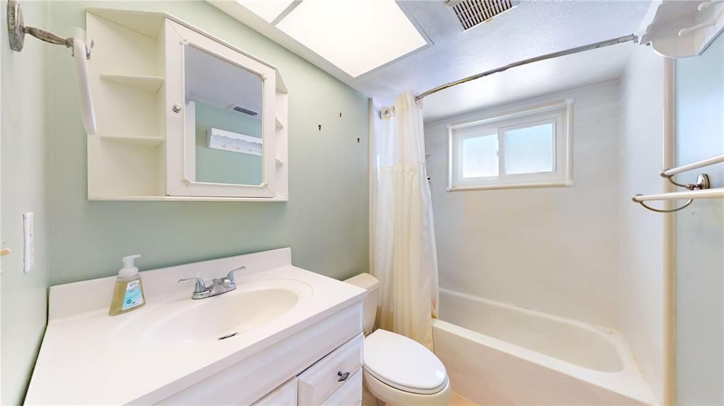 最近售出: $465,000 (3 贝兹, 2 浴室, 1265 平方英尺)