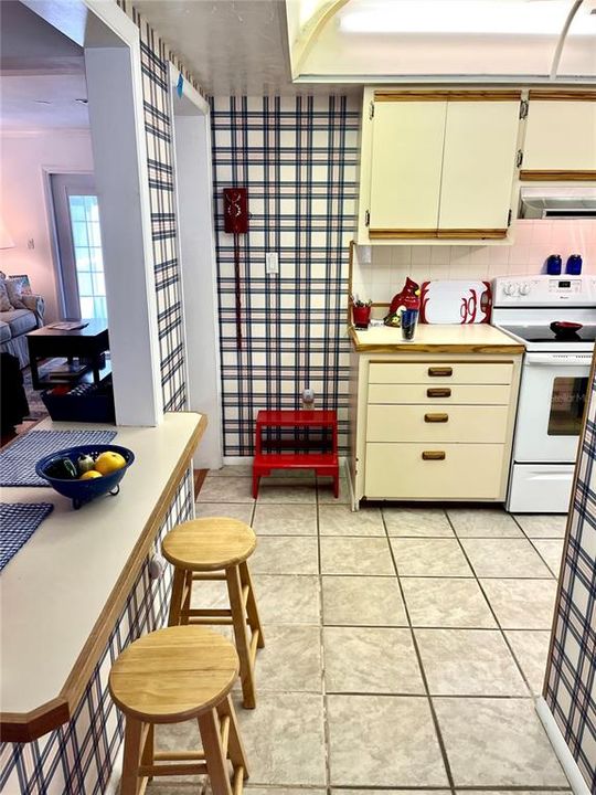Eating space in kitchen