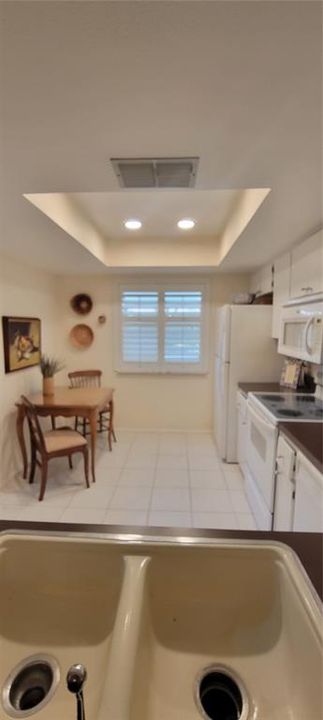 For Sale: $232,700 (2 beds, 2 baths, 1230 Square Feet)