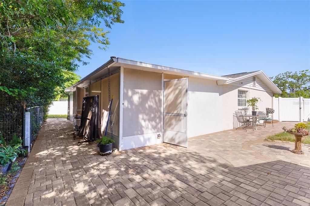 Active With Contract: $259,000 (3 beds, 2 baths, 1305 Square Feet)