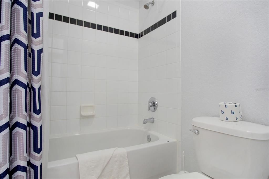 最近租的: $2,700 (5 贝兹, 3 浴室, 2345 平方英尺)