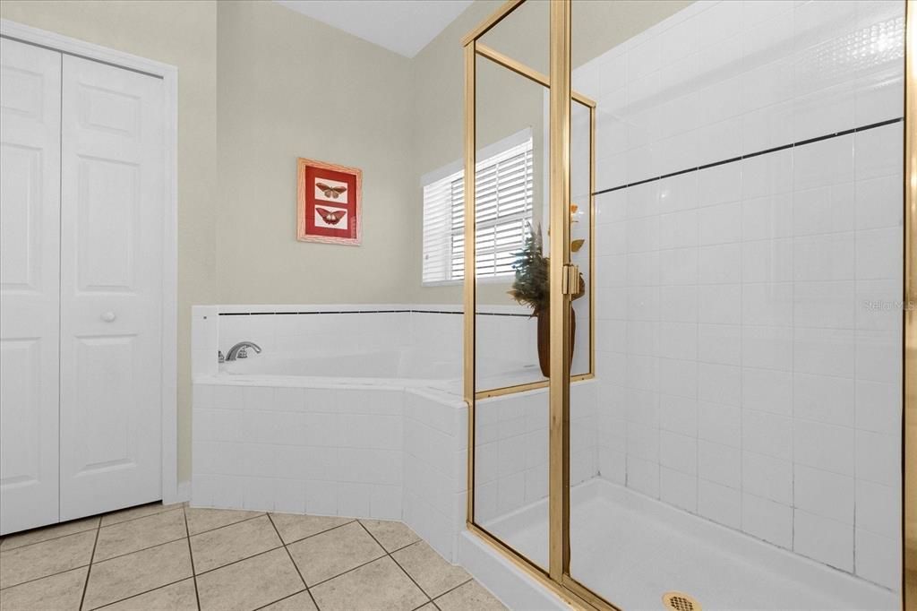待售: $229,000 (2 贝兹, 2 浴室, 1307 平方英尺)