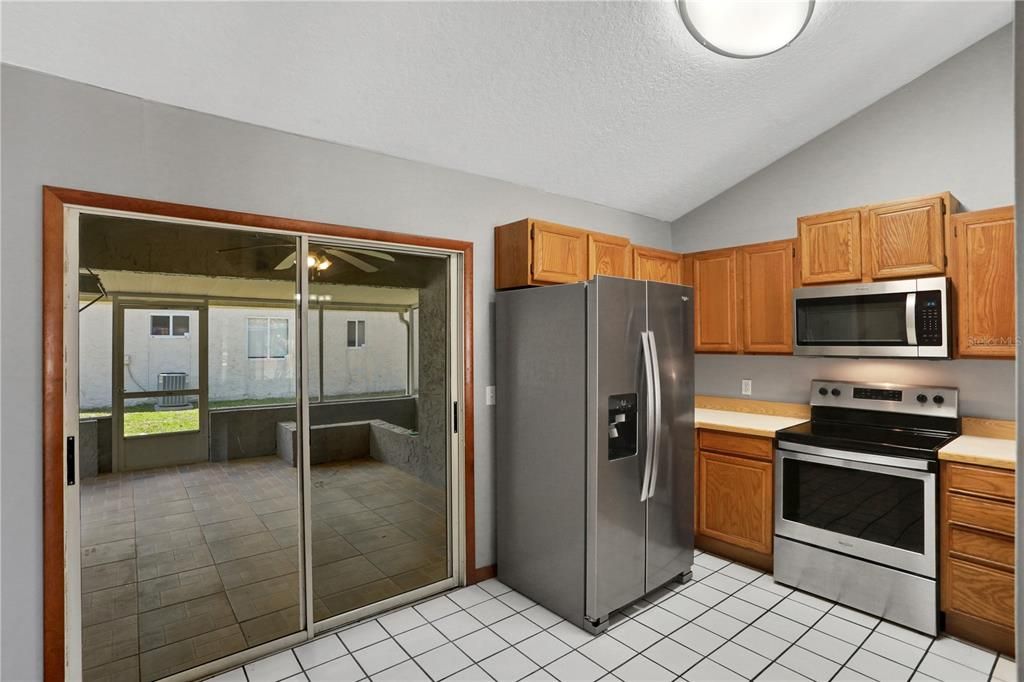 For Sale: $249,500 (2 beds, 2 baths, 1144 Square Feet)