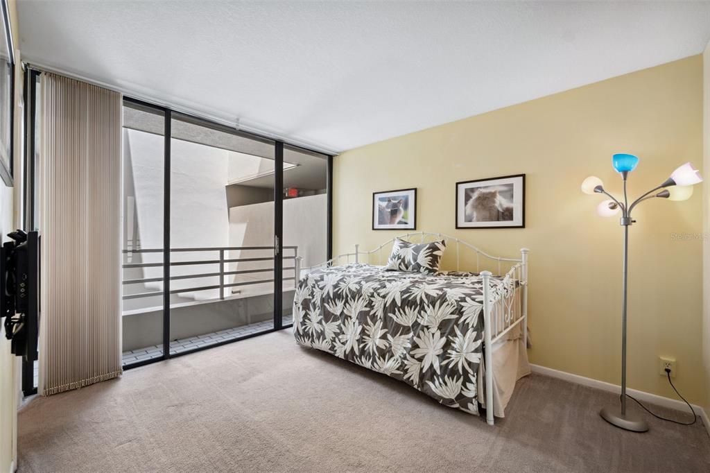 Active With Contract: $825,000 (2 beds, 2 baths, 1415 Square Feet)