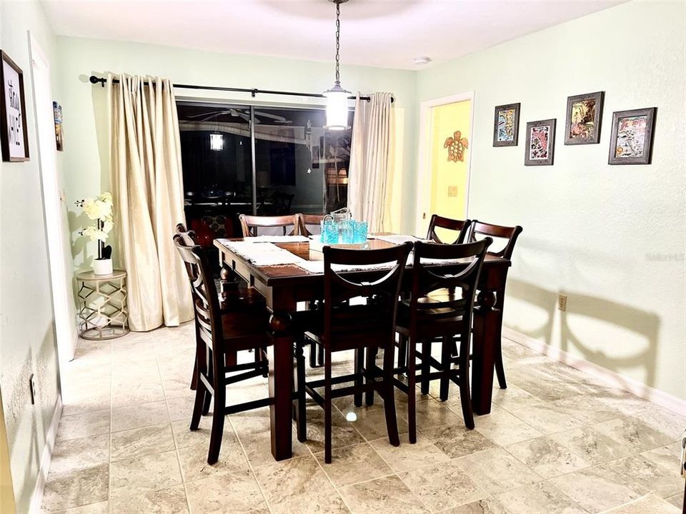 For Sale: $309,900 (2 beds, 2 baths, 1429 Square Feet)