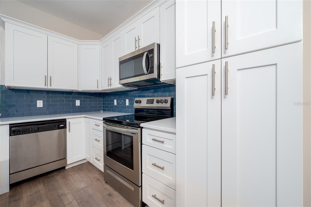 For Sale: $618,300 (4 beds, 2 baths, 1932 Square Feet)