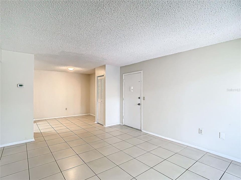 Active With Contract: $152,500 (2 beds, 1 baths, 826 Square Feet)