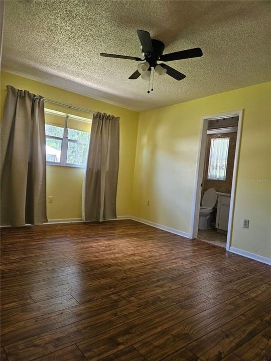 Active With Contract: $1,650 (3 beds, 2 baths, 1234 Square Feet)
