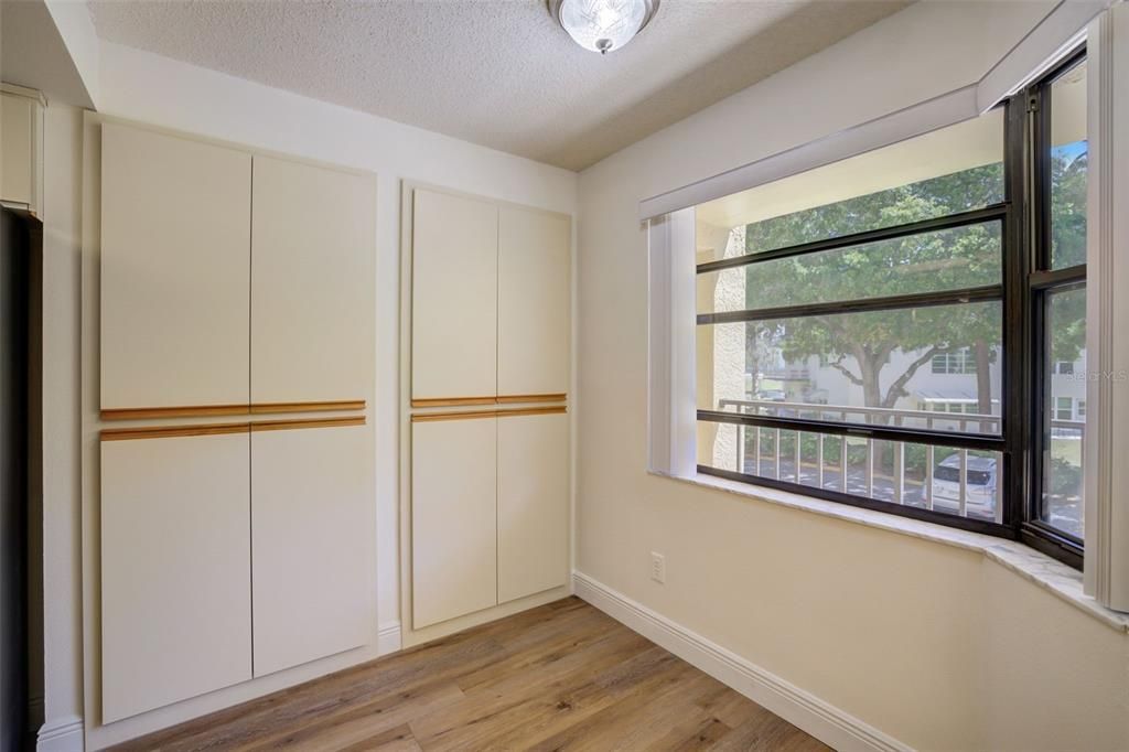 For Sale: $315,000 (2 beds, 2 baths, 1000 Square Feet)