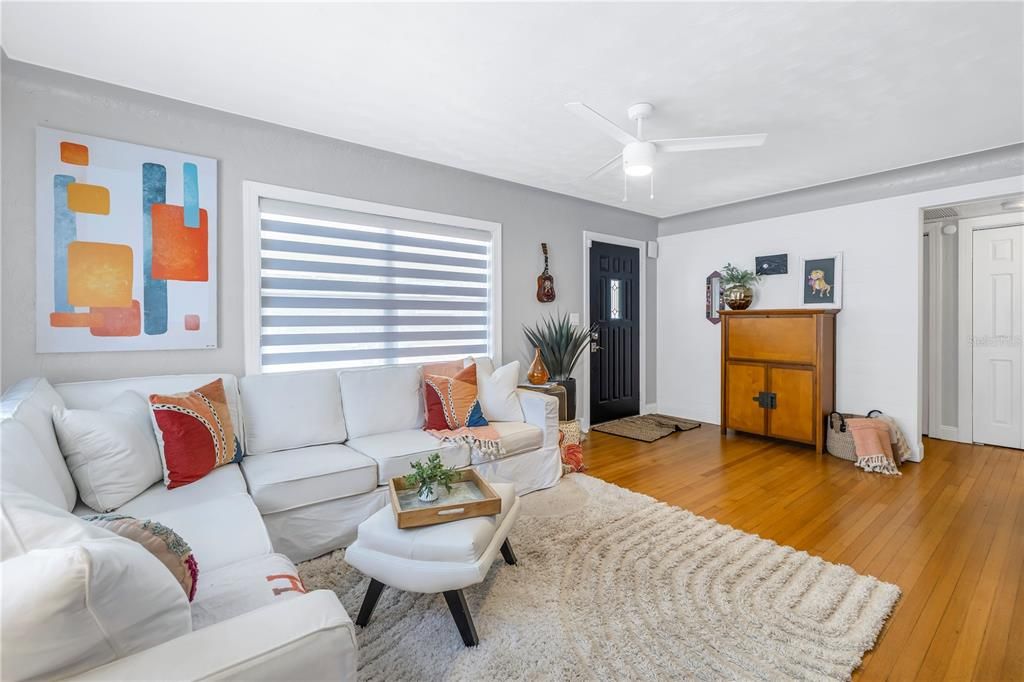 Recently Sold: $487,000 (2 beds, 2 baths, 1104 Square Feet)
