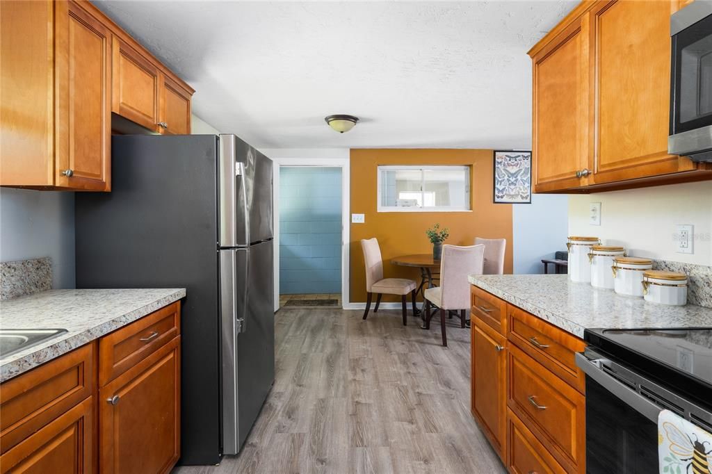 Active With Contract: $205,000 (3 beds, 1 baths, 1267 Square Feet)