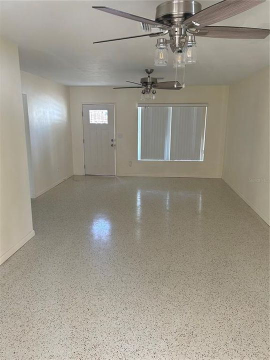 For Rent: $2,100 (2 beds, 1 baths, 1200 Square Feet)