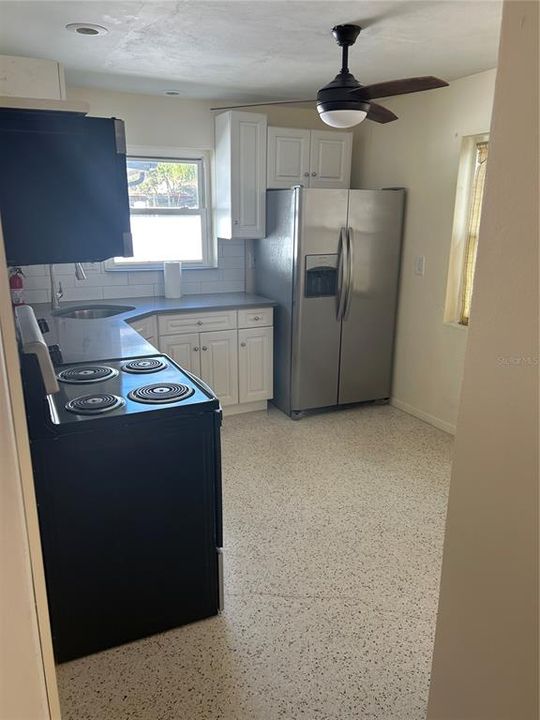Recently Rented: $2,100 (2 beds, 1 baths, 1200 Square Feet)