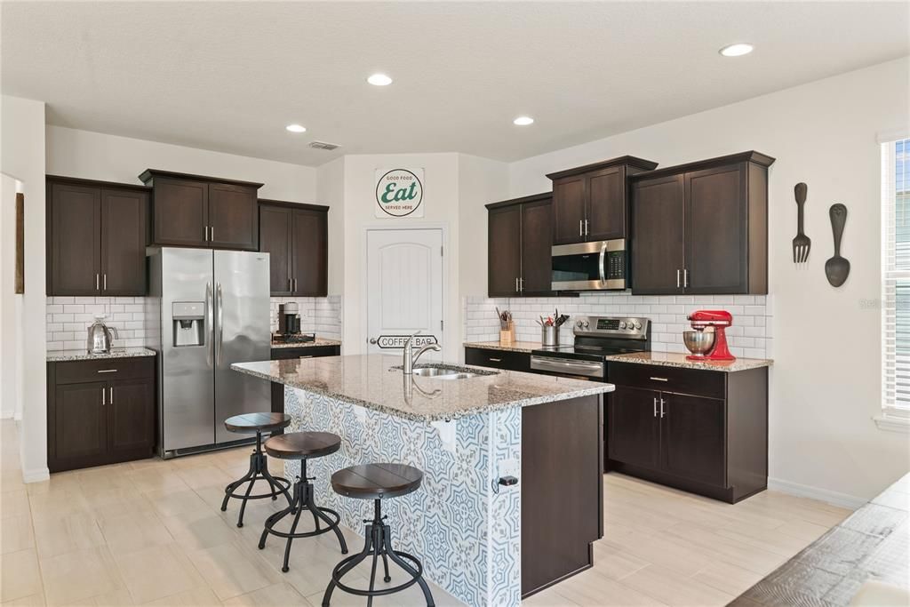Recently Sold: $539,500 (3 beds, 2 baths, 2216 Square Feet)