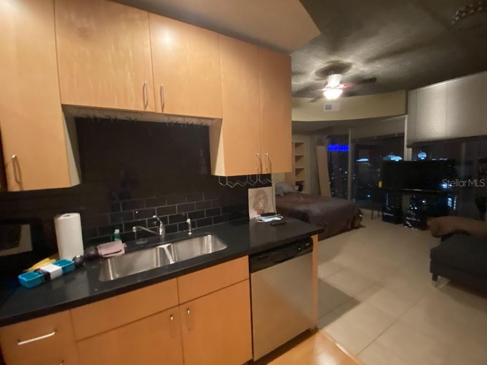 For Sale: $229,999 (0 beds, 1 baths, 615 Square Feet)