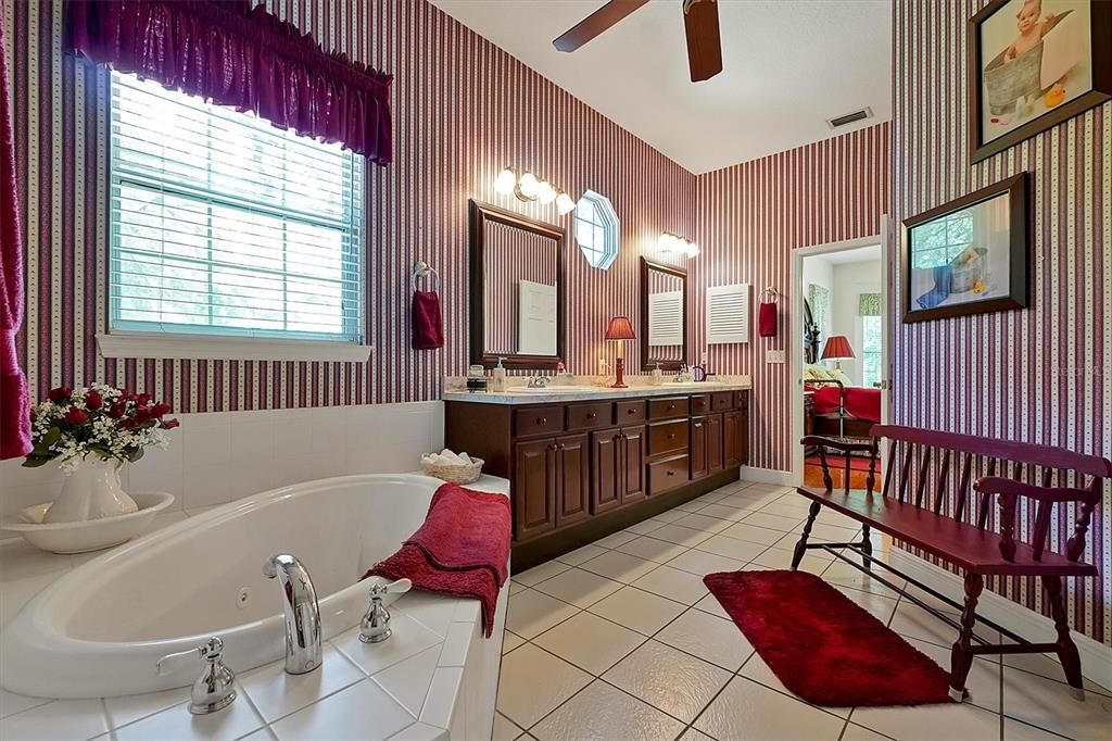 MASTER  BATH WITH SHOWER