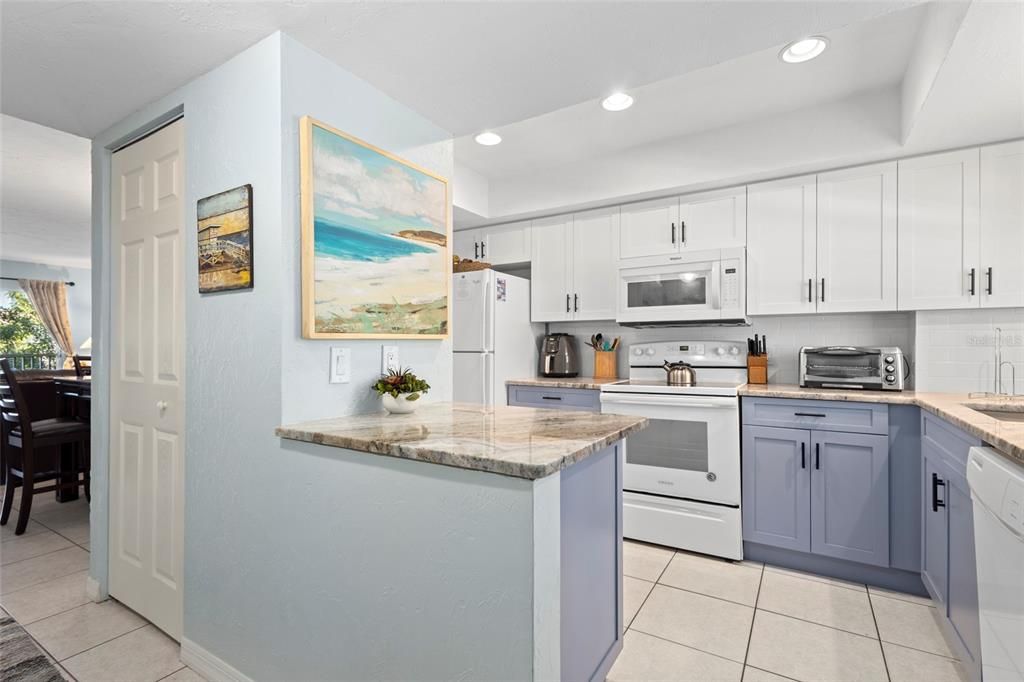 Active With Contract: $795,000 (2 beds, 2 baths, 1043 Square Feet)