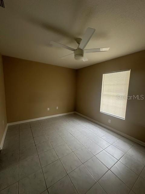 For Rent: $2,400 (3 beds, 2 baths, 1449 Square Feet)