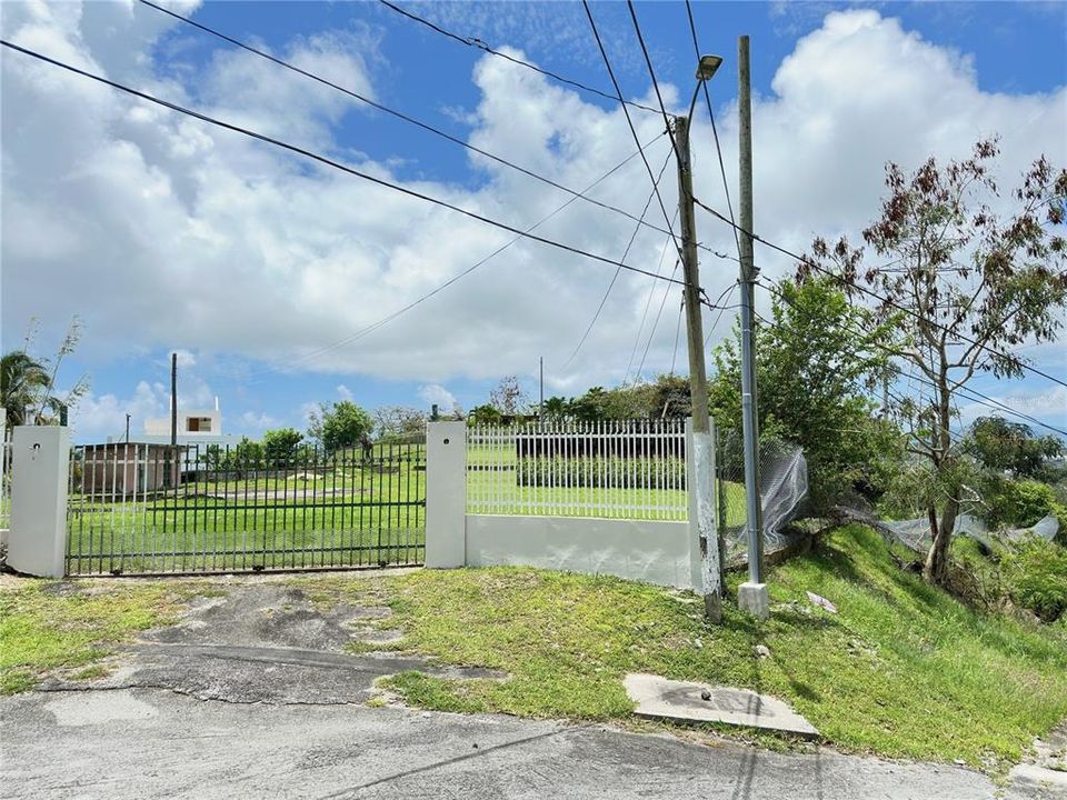 En Venta: $150,000 (1.70 acres)