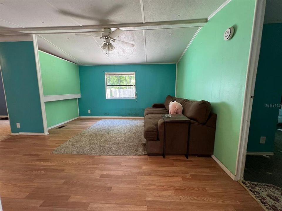 For Sale: $74,000 (2 beds, 2 baths, 1084 Square Feet)