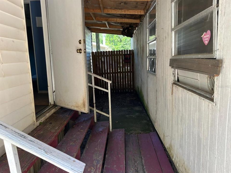 For Sale: $62,000 (2 beds, 2 baths, 1084 Square Feet)