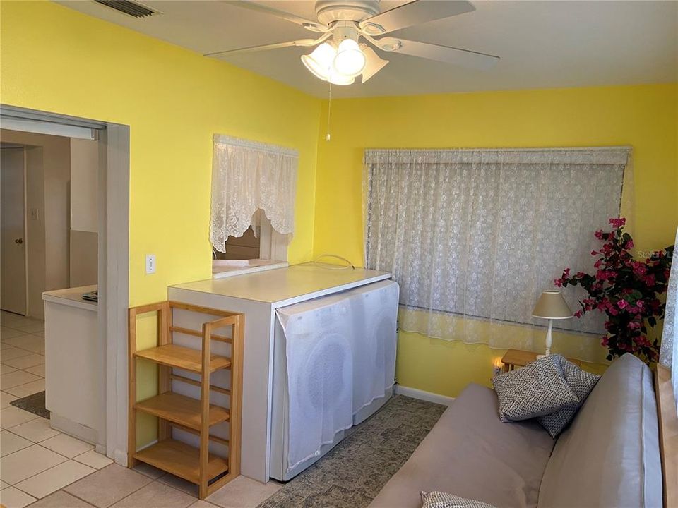 For Sale: $205,000 (2 beds, 2 baths, 1000 Square Feet)