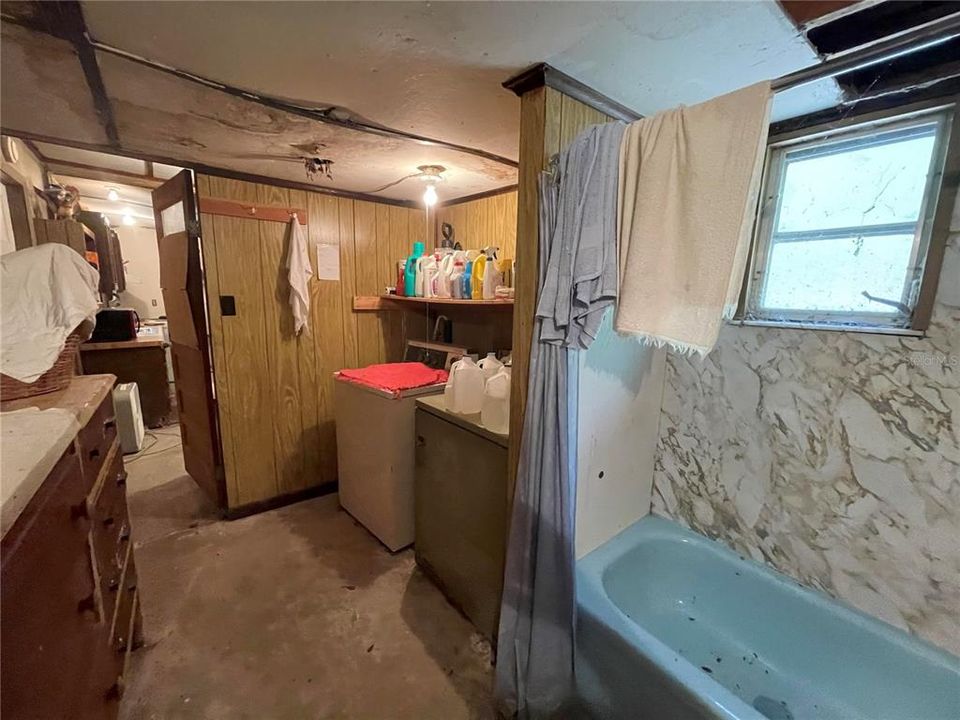 For Sale: $129,900 (2 beds, 1 baths, 808 Square Feet)