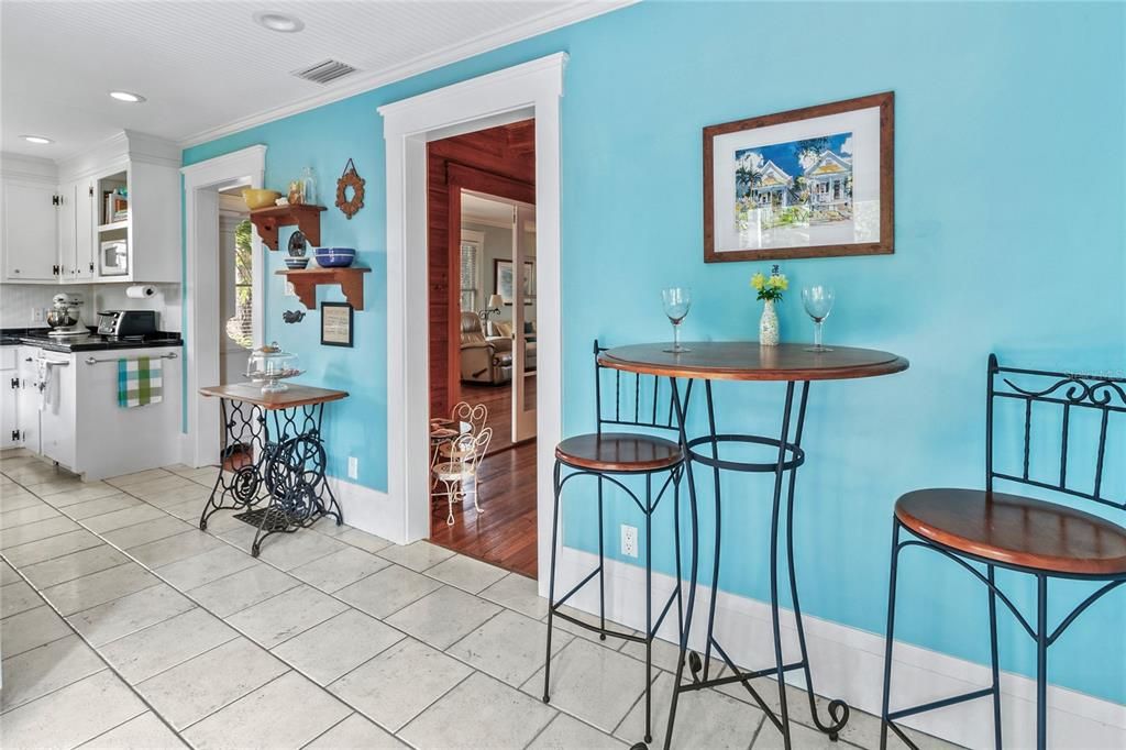For Sale: $529,000 (2 beds, 1 baths, 1230 Square Feet)