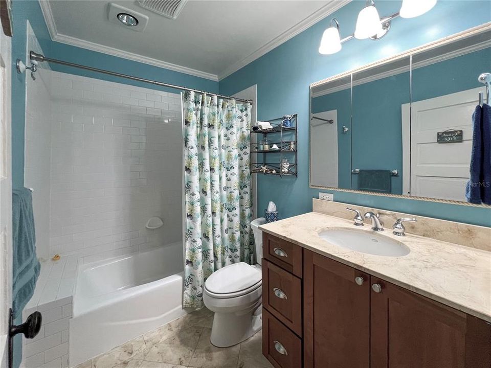 For Sale: $529,000 (2 beds, 1 baths, 1230 Square Feet)