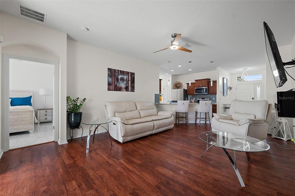 For Sale: $309,000 (3 beds, 2 baths, 1537 Square Feet)