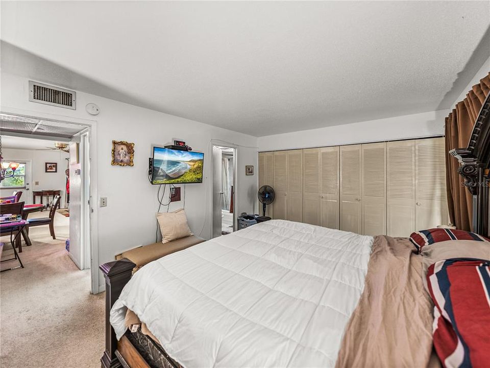 Active With Contract: $99,000 (1 beds, 1 baths, 800 Square Feet)