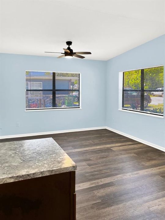 Active With Contract: $279,900 (3 beds, 1 baths, 836 Square Feet)