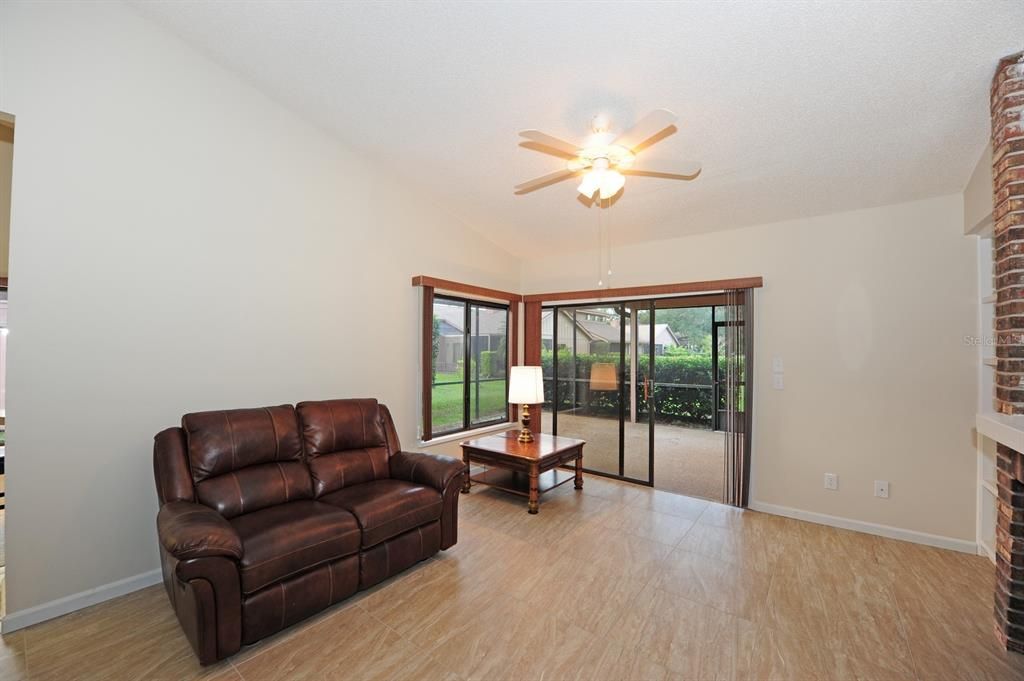 For Sale: $337,000 (2 beds, 2 baths, 1542 Square Feet)