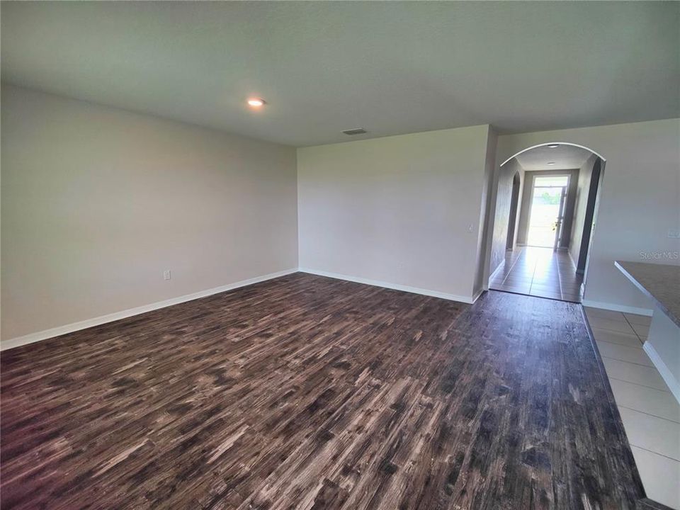 Active With Contract: $2,299 (3 beds, 2 baths, 1672 Square Feet)