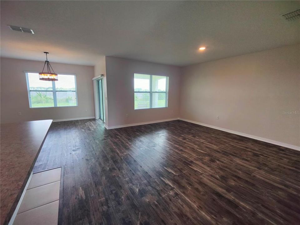 Active With Contract: $2,299 (3 beds, 2 baths, 1672 Square Feet)