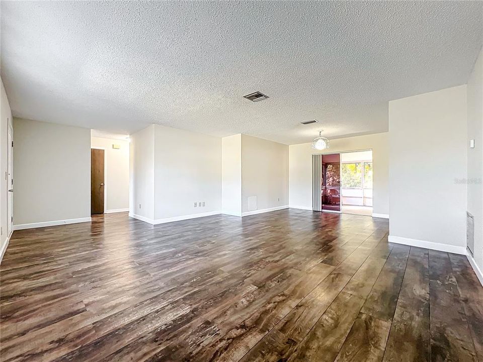 Recently Sold: $265,000 (2 beds, 2 baths, 1101 Square Feet)
