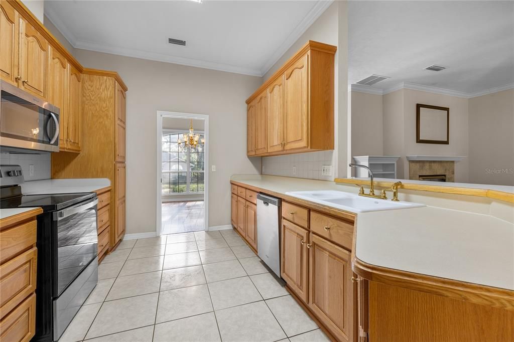 For Sale: $395,900 (3 beds, 2 baths, 2253 Square Feet)