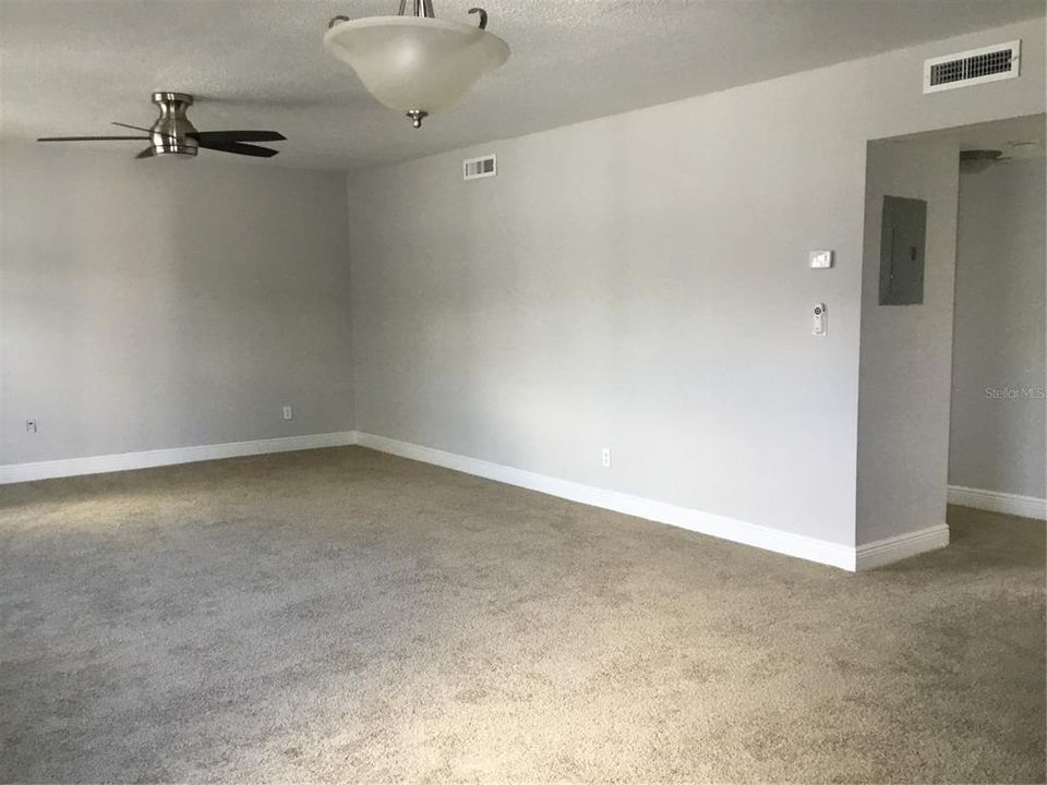 For Sale: $209,000 (2 beds, 2 baths, 1072 Square Feet)