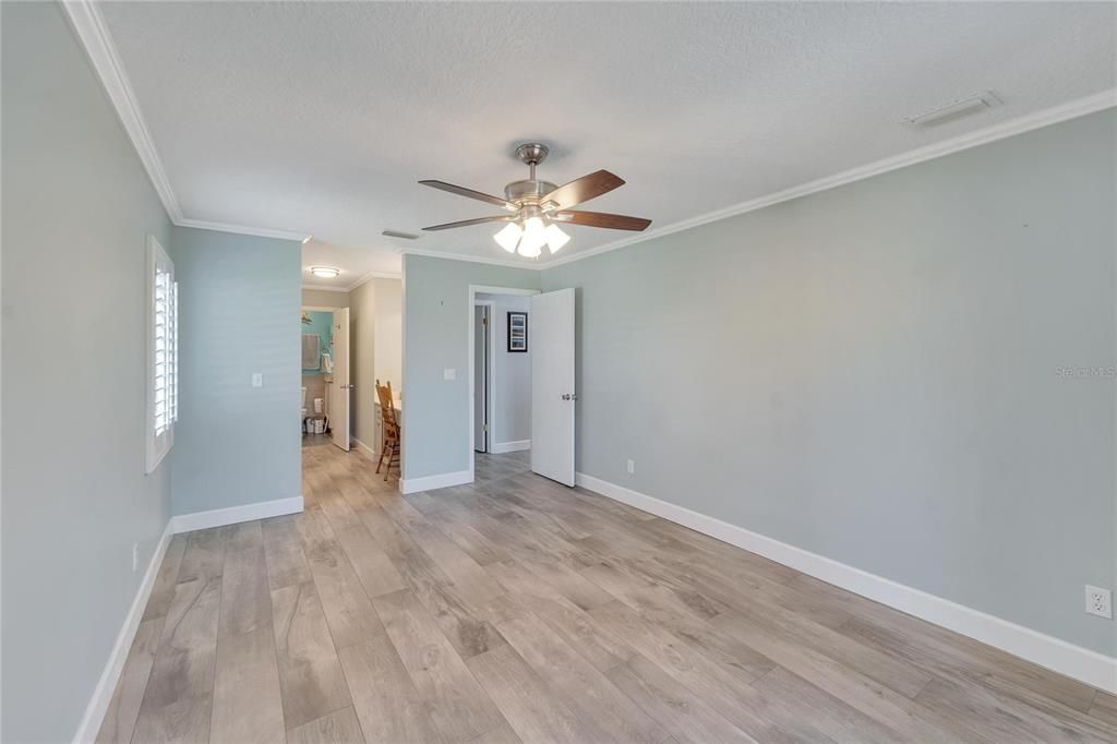 For Sale: $385,000 (2 beds, 2 baths, 1923 Square Feet)