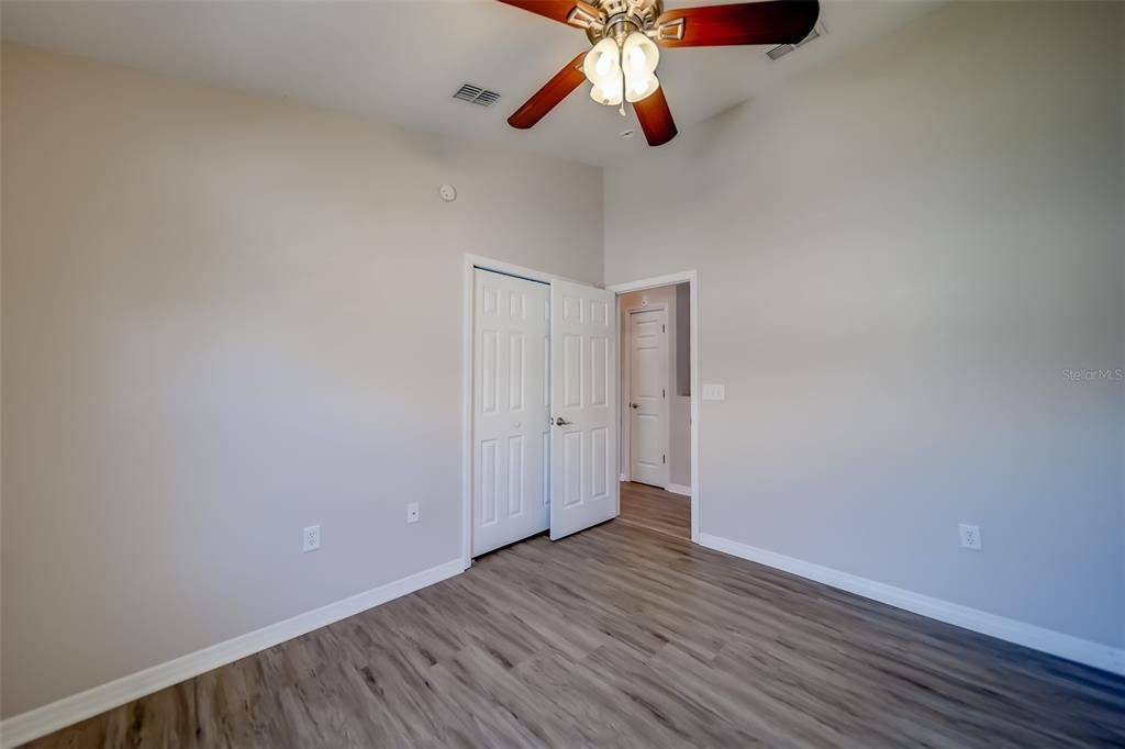 Active With Contract: $305,000 (3 beds, 2 baths, 1686 Square Feet)