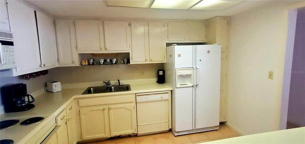 For Rent: $3,200 (2 beds, 2 baths, 1409 Square Feet)